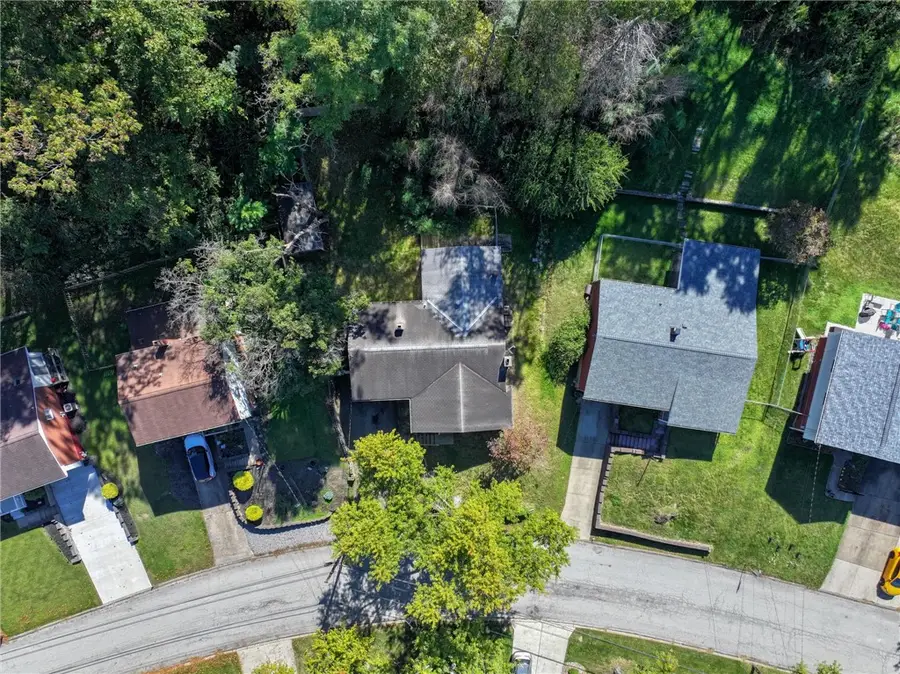 205 Parkedge Rd, Green Tree, PA 15220 - Image #3