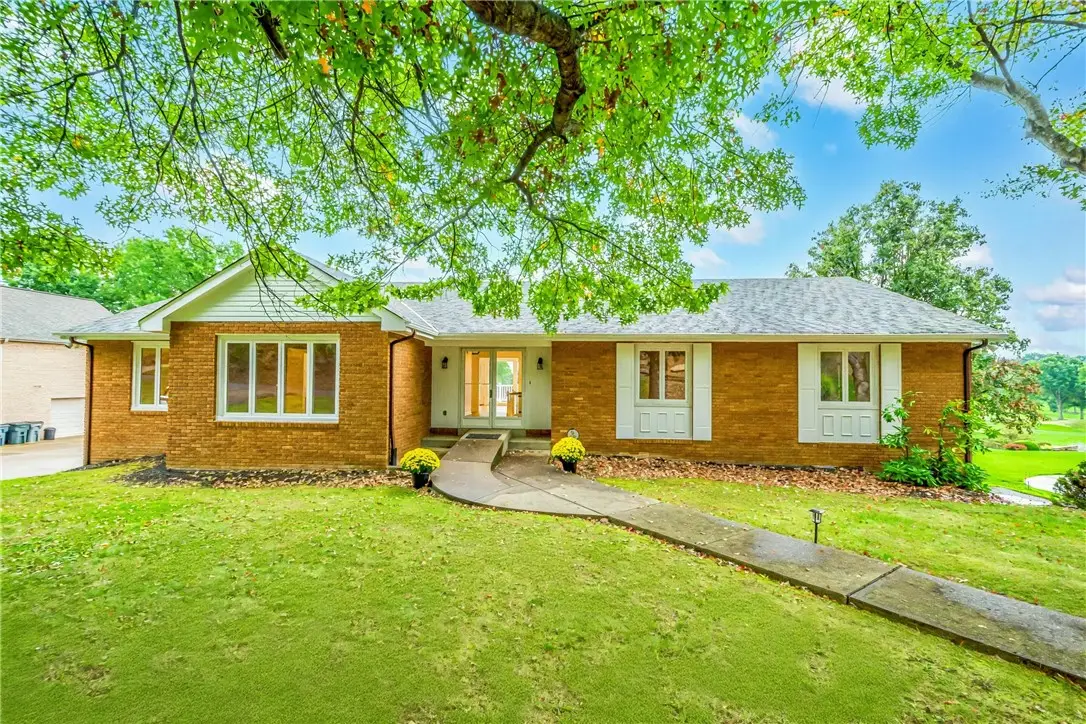 2343 Golfview Dr, Upper Saint Clair, PA 15241 - Image #1