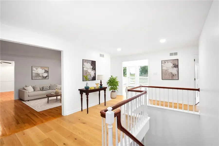 2343 Golfview Dr, Upper Saint Clair, PA 15241 - Image #2