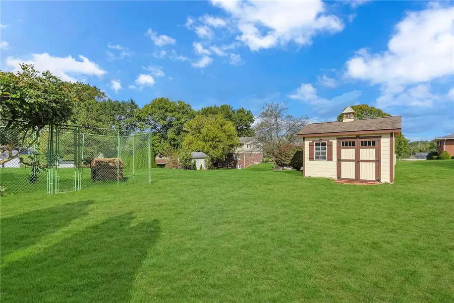 130 Columbia Dr, Center, PA 15001 - Image #3