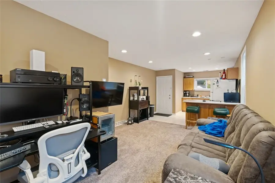 921 Mclaughlin Run Rd, Bridgeville, PA 15017 - Image #2