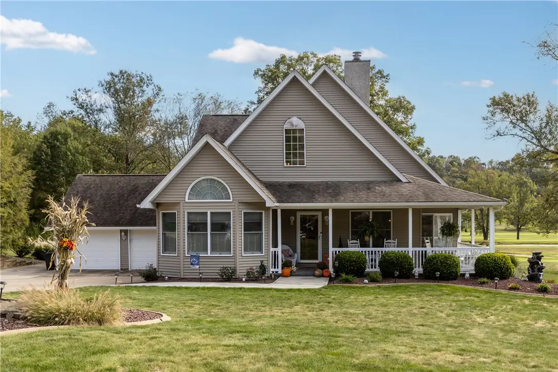 3013 Woodfield Dr, Hopewell, PA 15001 - Image #1