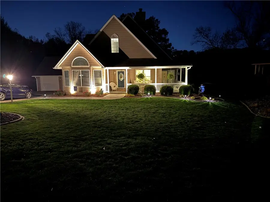 3013 Woodfield Dr, Hopewell, PA 15001 - Image #2