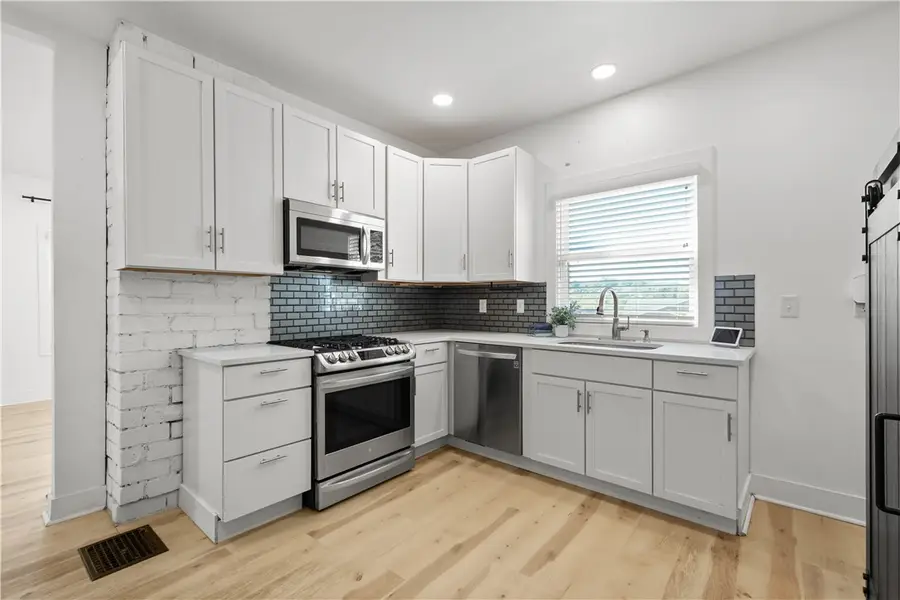 285 Patterson Ave, Bridgeville, PA 15017 - Image #3