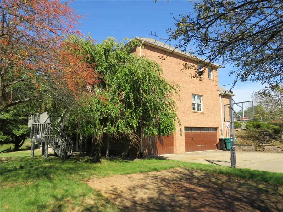 304 Scenic Ridge Ct, Adams, PA 16046 - Image #3