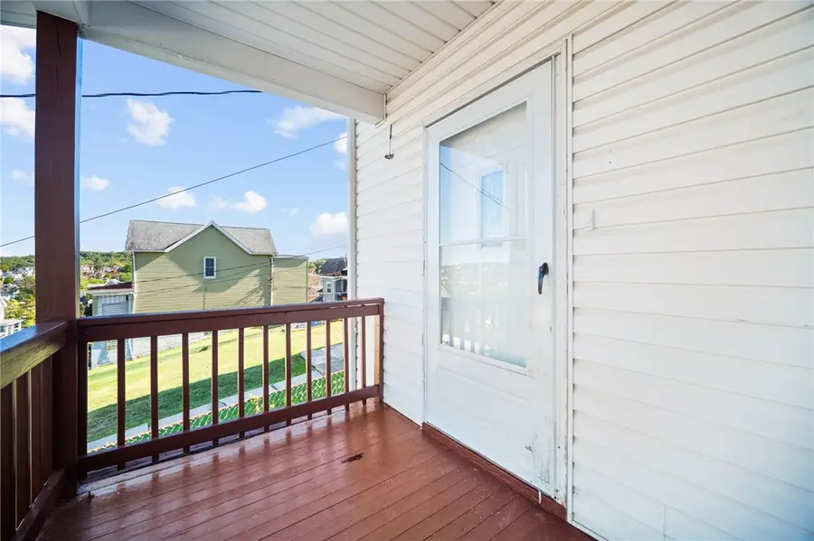 716 Saint Clair Ave, Jeannette, PA 15644 - Image #2