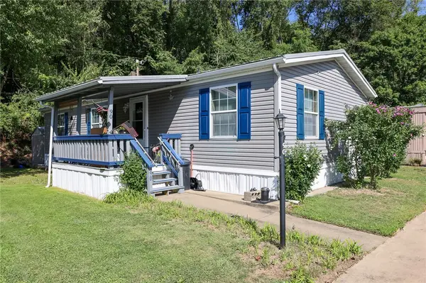 90 Hidden Valley Dr, Finleyville, PA 15332