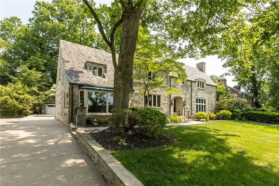 694 Valleyview Rd, Mount Lebanon Township, PA 15243 - Image #2