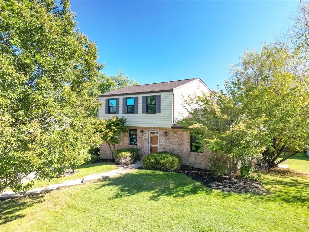 3305 Laurel Dr, Glenshaw, PA 15116 - Image #1