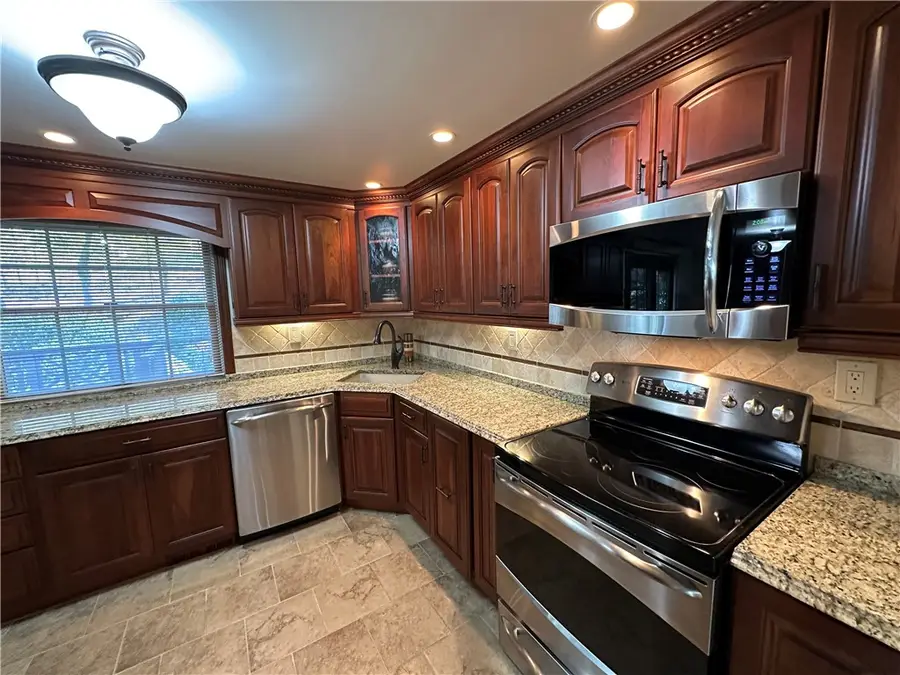 317 Circle Dr, White Oak, PA 15131 - Image #3