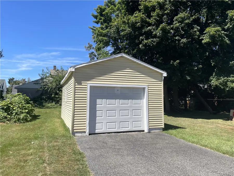 919 Warren Ave, New Castle, PA 16101 - Image #2