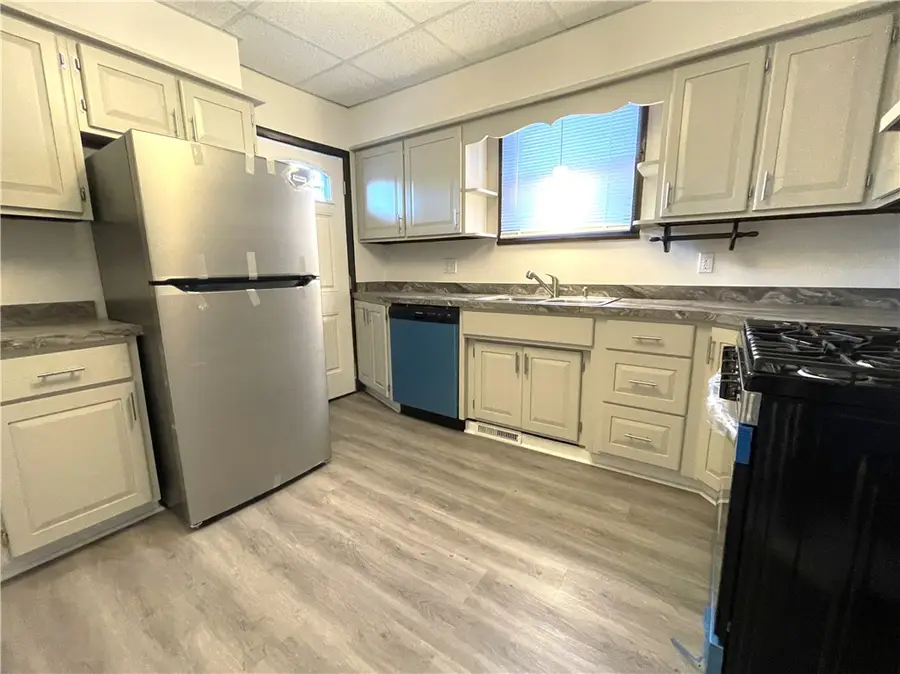 919 Warren Ave, New Castle, PA 16101 - Image #3