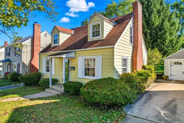 1014 Bon Air Dr, Sharon, PA 16146