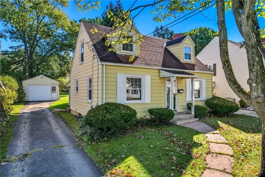 1014 Bon Air Dr, Sharon, PA 16146 - Image #2