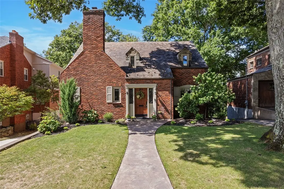 186 Mohawk Drive, Mount Lebanon Township, PA 15228 - Image #1