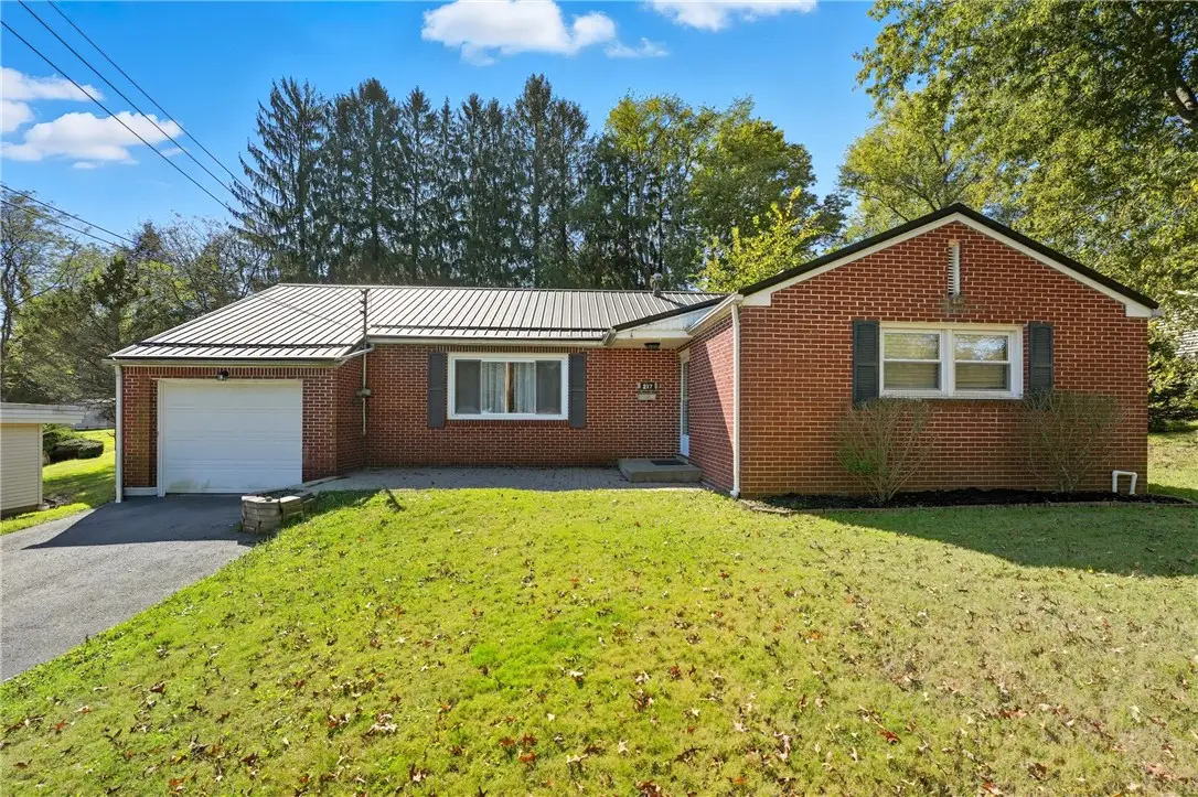 217 Meadowbrook Dr, New Wilmington, PA 16142 - Image #1