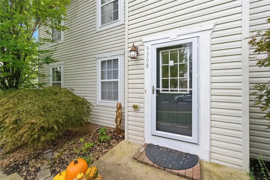 9308 Marshall Rd, Cranberry Township, PA 16066 - Image #2
