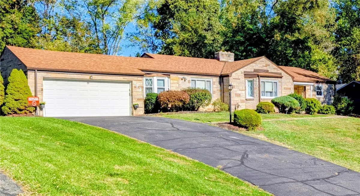 649 Rolling Green Dr, Bethel Park, PA 15102 - Image #1