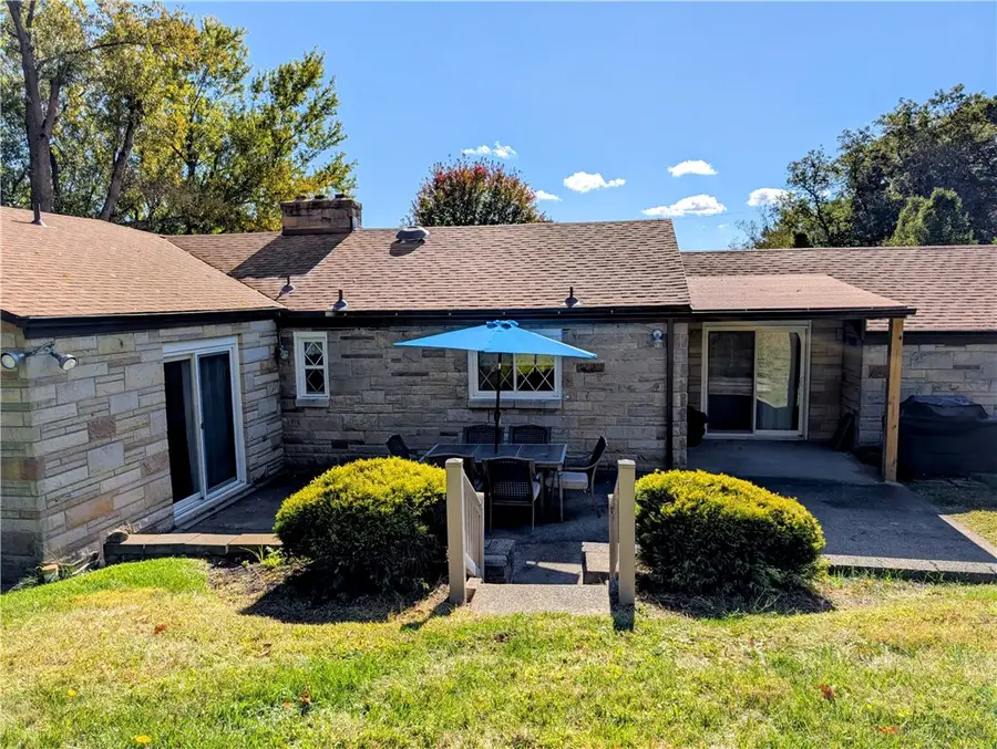 649 Rolling Green Dr, Bethel Park, PA 15102 - Image #3