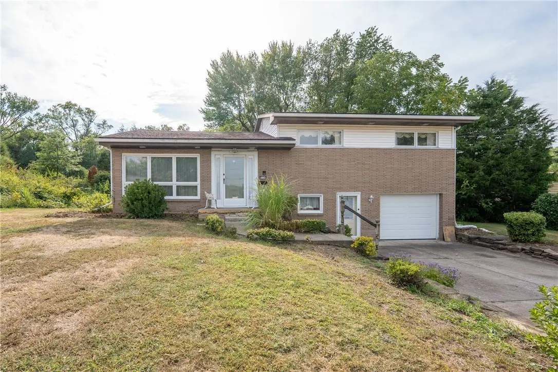 226 Brinker St, Loyalhanna, PA 15650 - #1