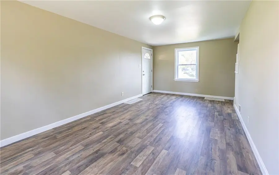 713 Lynda Ln, North Versailles, PA 15137 - Image #3