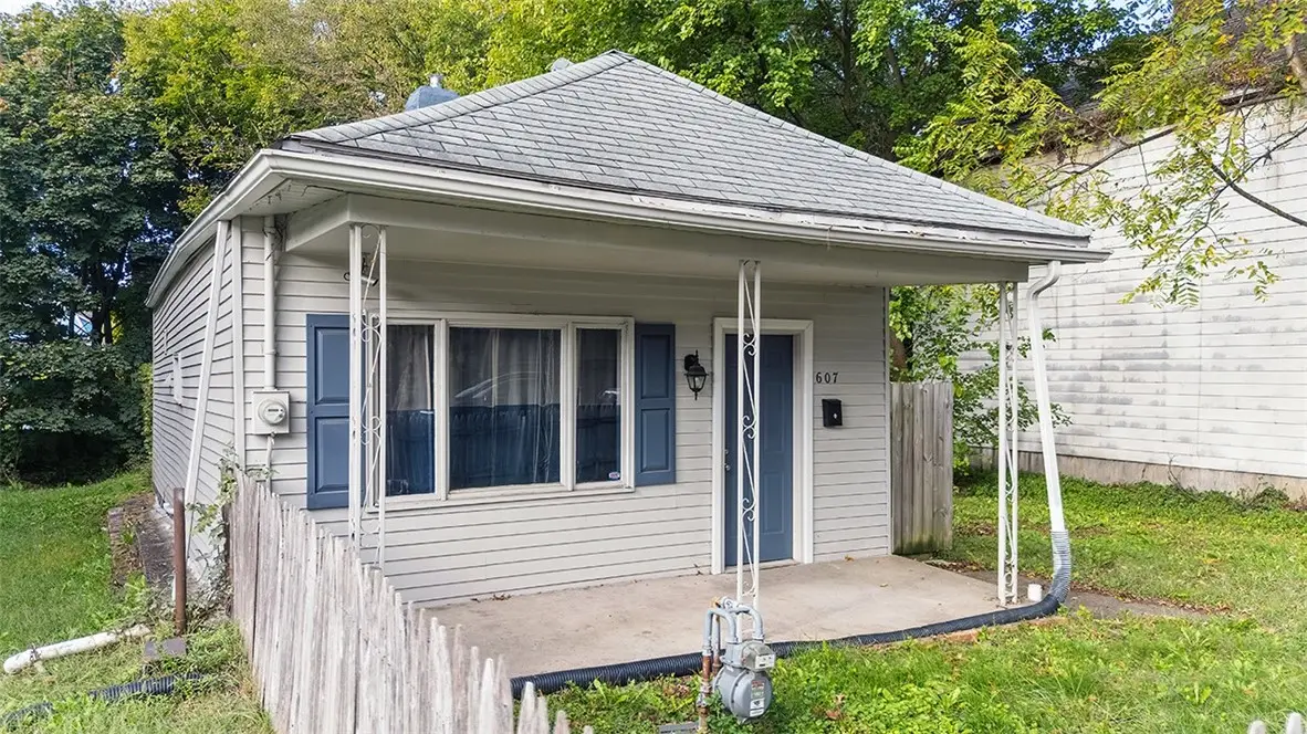 607 Olive Ln, Ambridge, PA 15003 - #1