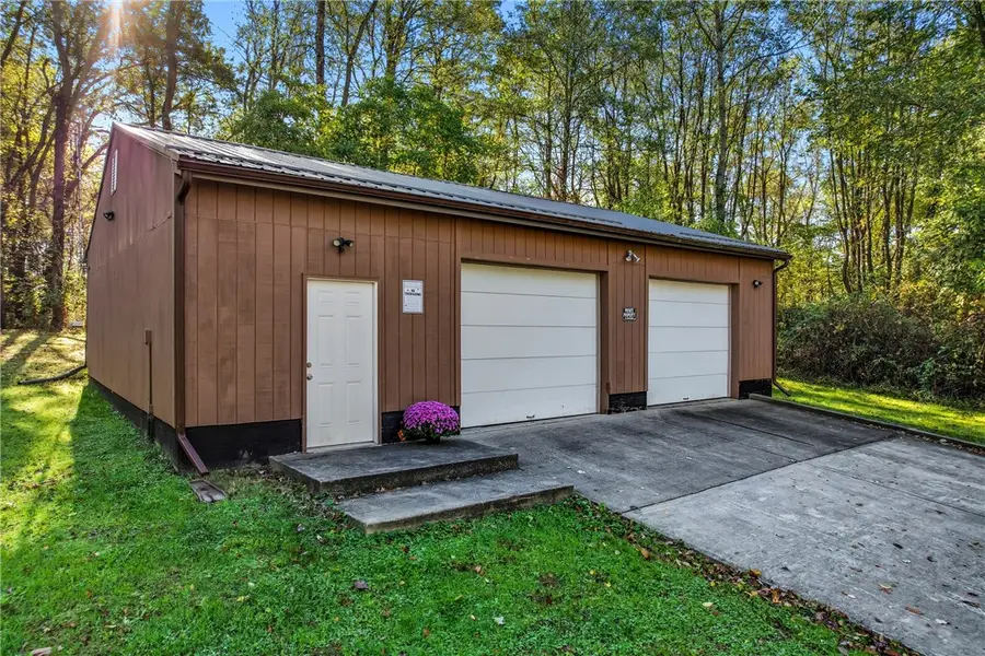 8240 Mercer St, Pulaski, PA 16143 - Image #2