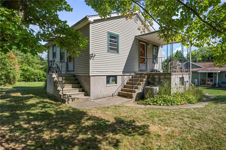 2179 Woodbine Dr, Hermitage, PA 16148 - Image #3