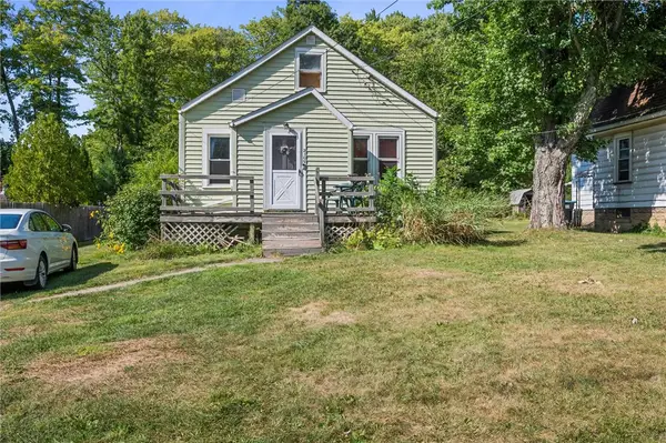 2109 Woodbine Dr, Hermitage, PA 16148