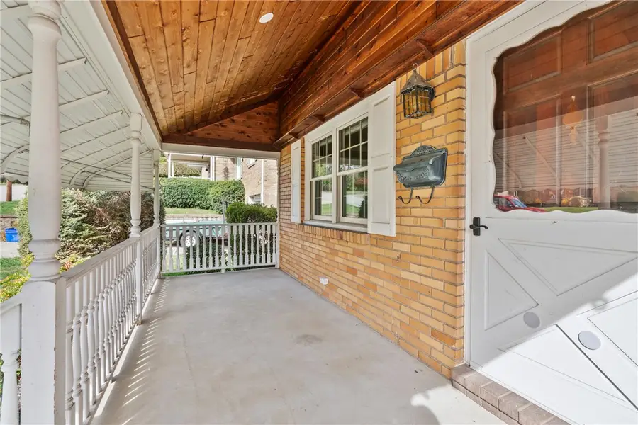 5215 Woodland Dr, West Mifflin, PA 15122 - Image #2