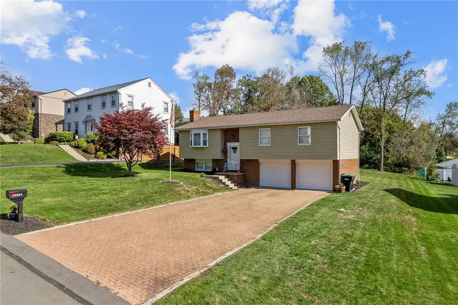 4698 Pembroke Ct, Hampton, PA 15101 - Image #2