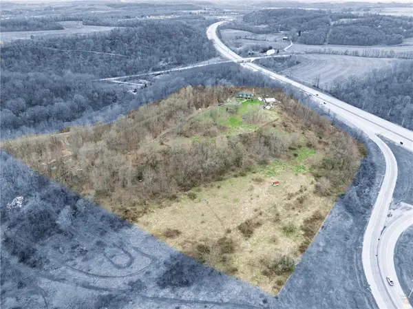 201 Sherwood Dr, New Galilee, PA 16141