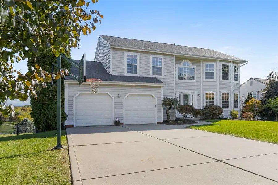 1060 Aerie Dr, North Huntingdon, PA 15642 - Image #2