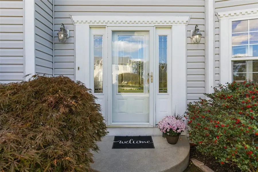 1060 Aerie Dr, North Huntingdon, PA 15642 - Image #3