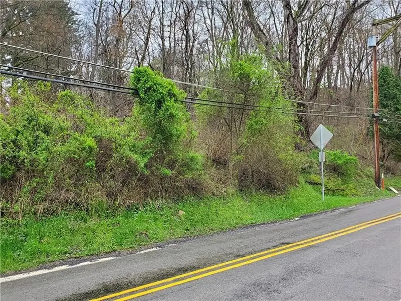 909 Harper Rd, Crescent, PA 15046 - Image #2