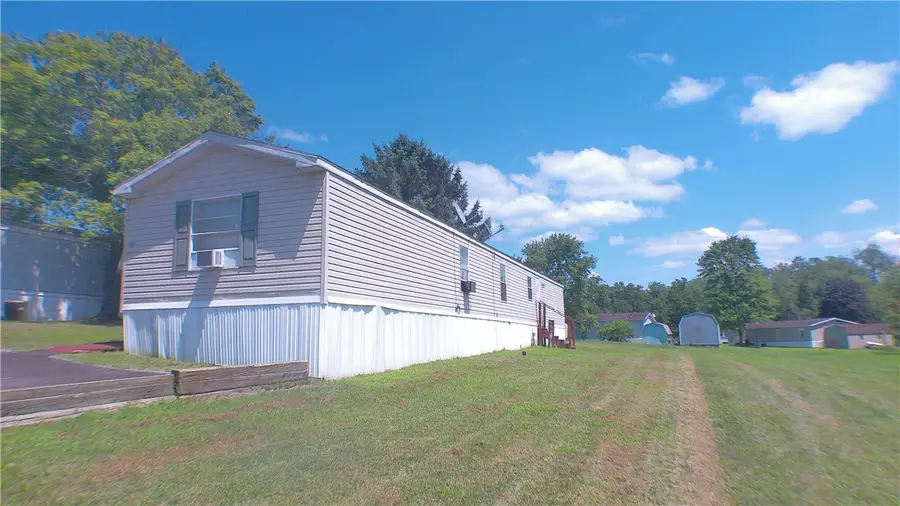 137 Brook Ln, Valencia, PA 16059 - Image #3