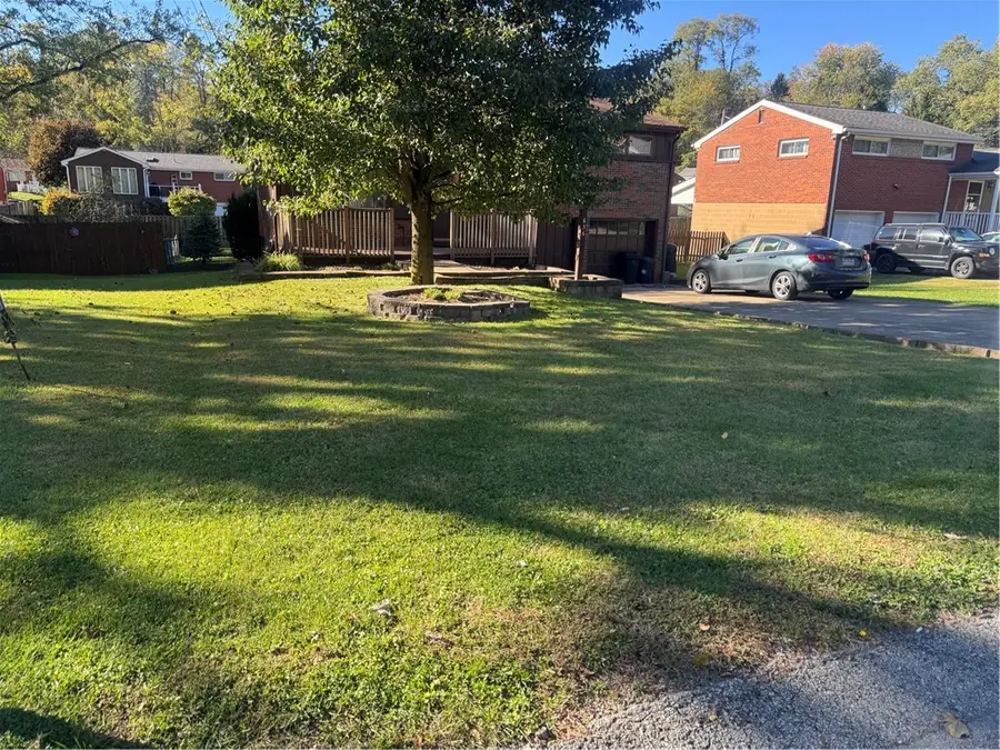 636 Dahlia Drive, Monroeville, PA 15146 - Image #2