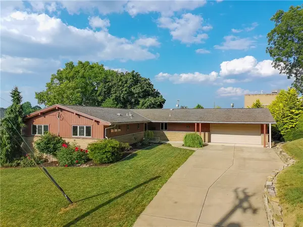 138 Green Dr, Pleasant Hills, PA 15236