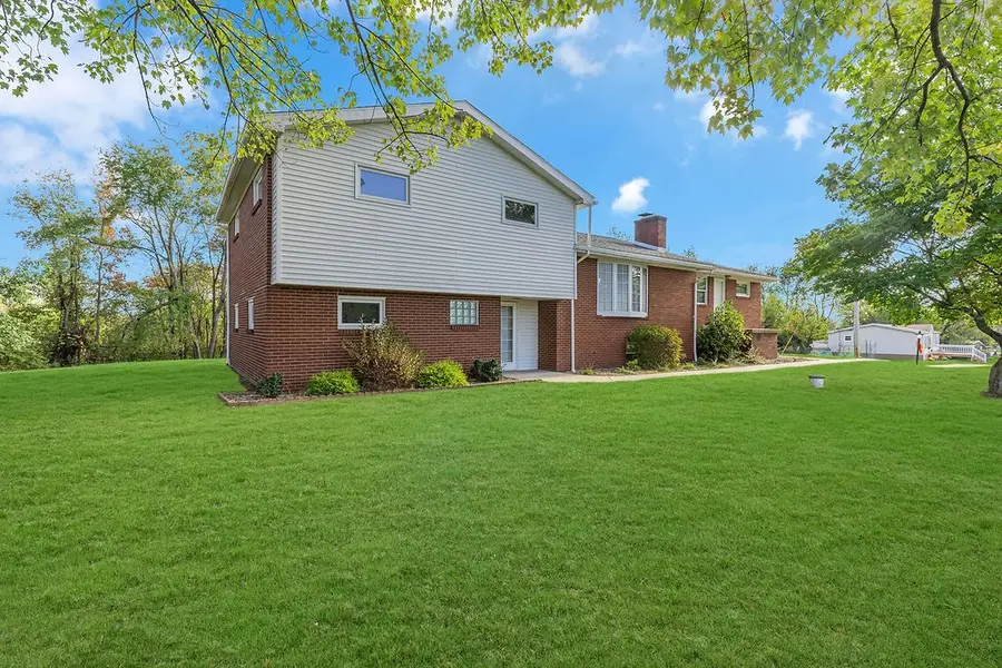1049 Temple Rd, Hopewell, PA 15061 - Image #2