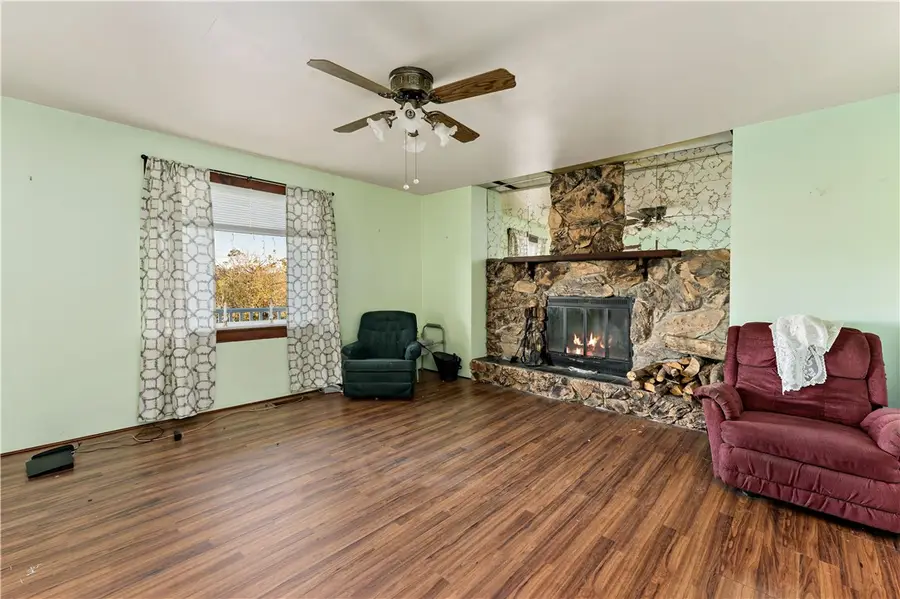 221 Center Ave, Oakdale, PA 15071 - Image #3