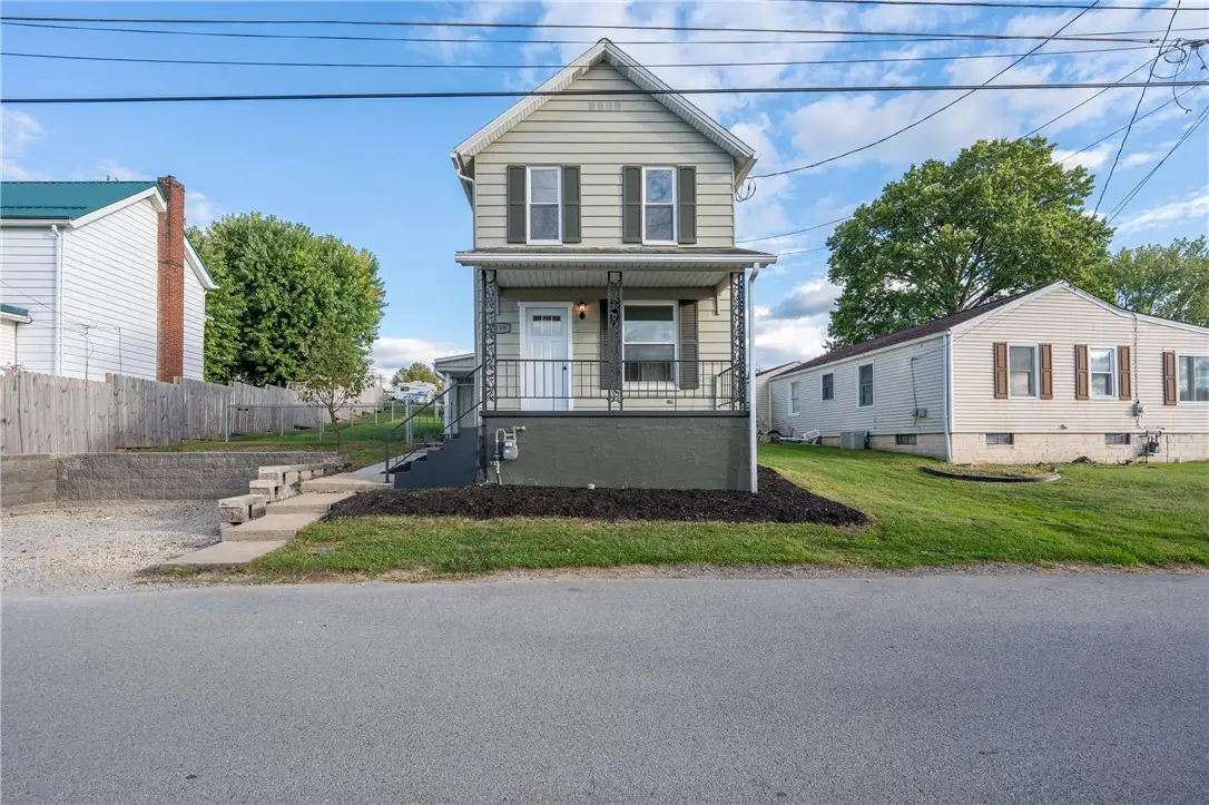 39 Kingston St, Youngstown, PA 15696 - Image #1