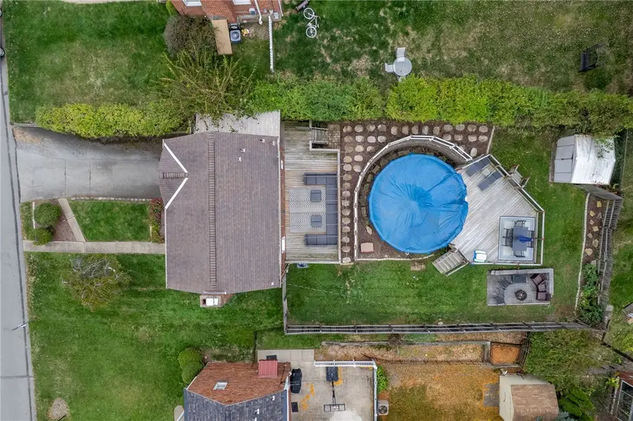 4404 Mckee Dr, Whitehall, PA 15236 - Image #2