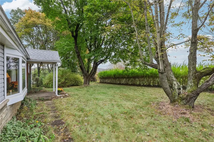 957 Cherry Lane Rd, Orchard Hills, PA 15613 - Image #2