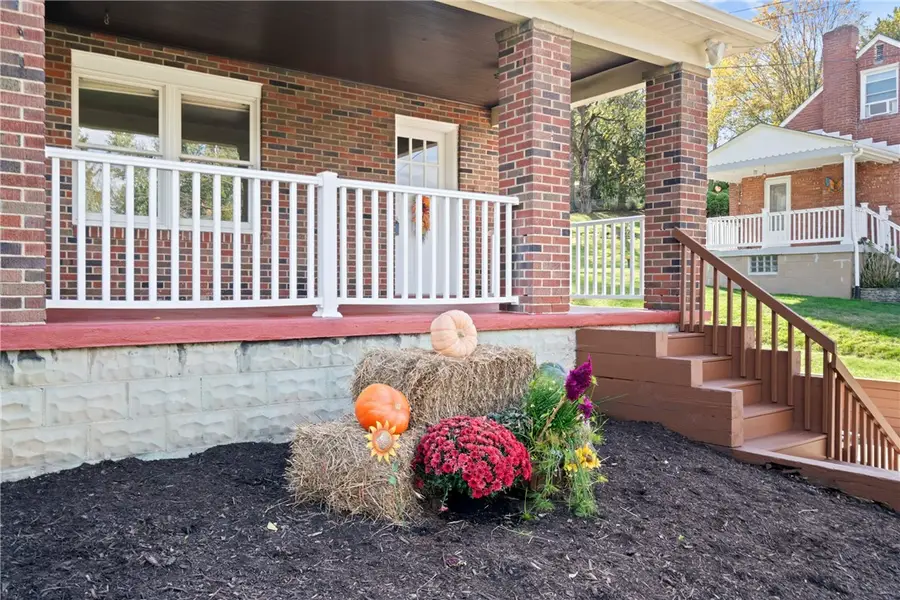 101 Sunset Dr, Ross Township, PA 15237 - #2