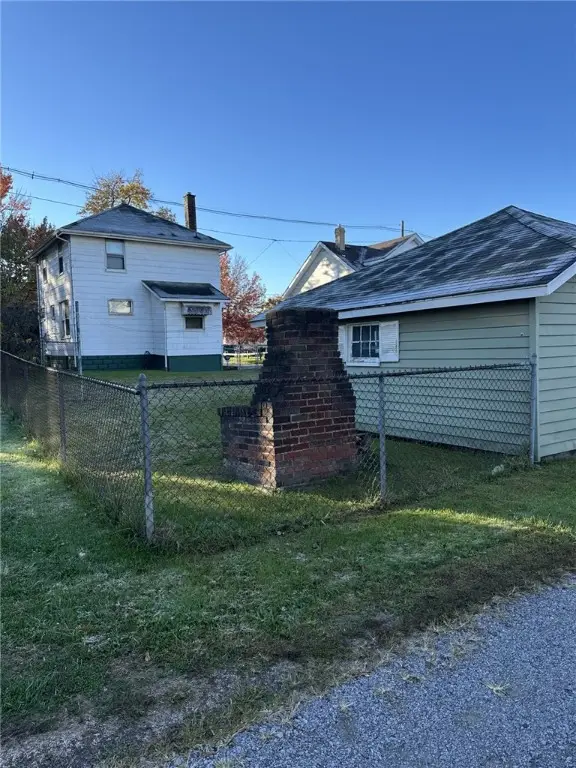 1023 Beckford St, New Castle, PA 16101 - Image #2