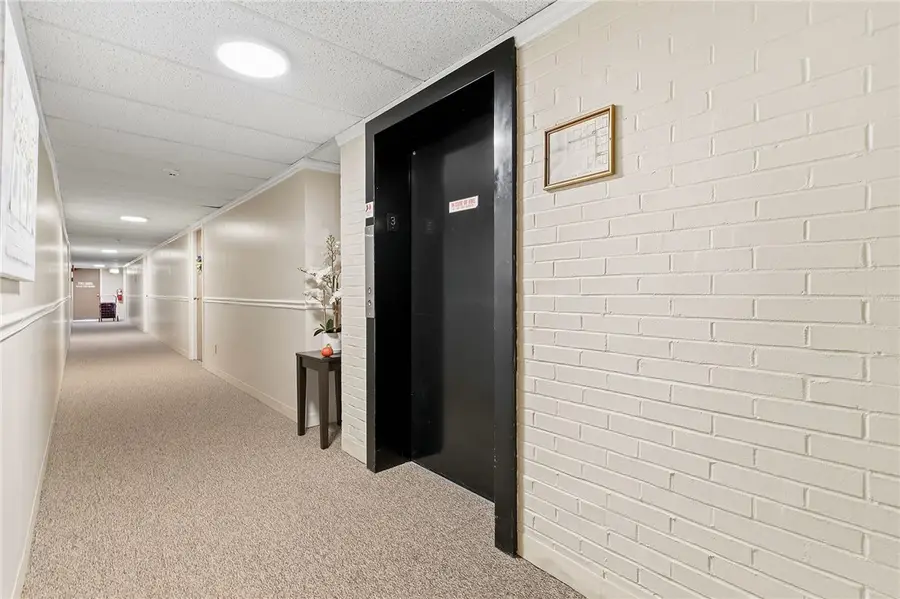 446 Hoodridge Dr #310, Castle Shannon, PA 15234 - Image #3