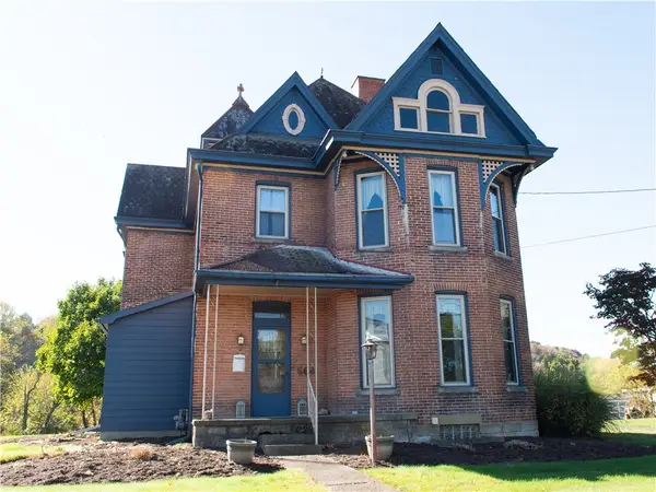 664 E Greene St, Waynsbrg/Frankln Twp, PA 15370