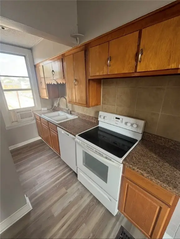 14 E Pike St, Houston, PA 15342 - Image #3