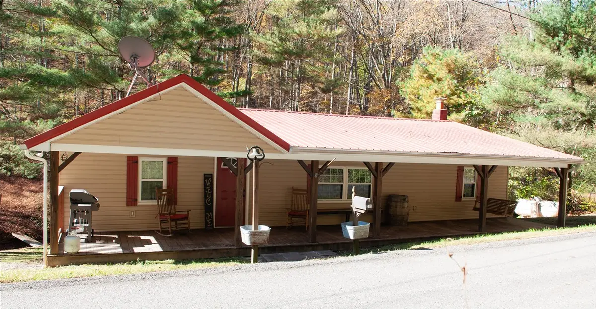 211 Hobbs Run Rd, Mount Morris, PA 15349 - Image #1