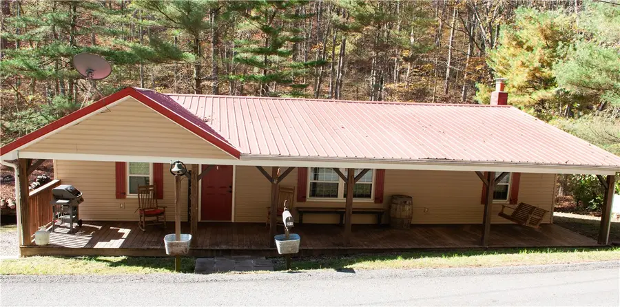 211 Hobbs Run Rd, Mount Morris, PA 15349 - Image #2